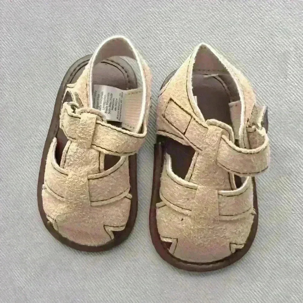NWOT HB 6-12 months (SZ 3) baby shoes/sandals